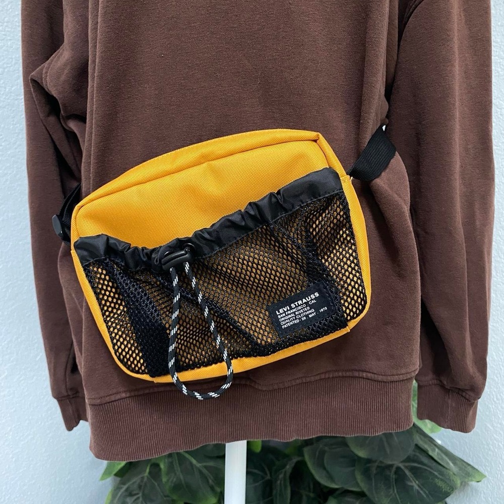 LEVI'S MEN YELLOW BLACK UTILITY MESH CROSSBODY WAIST BAG CASUAL GORPCORE